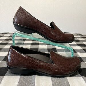 Dansko Olivia Pebbled Leather Slip on Loafer Shoes Size 38/ US 7.5-8 Brown Red